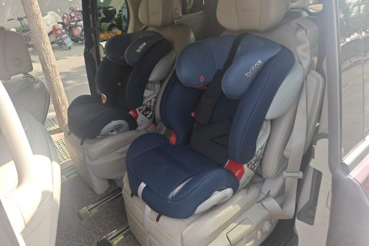Used Buick GL8 2017 28T Avenir Avia National Emission Standard V Left Rear Seat