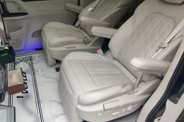 Used Buick GL8 2017 28T Avenir Avia National Emission Standard V Left Rear Seat