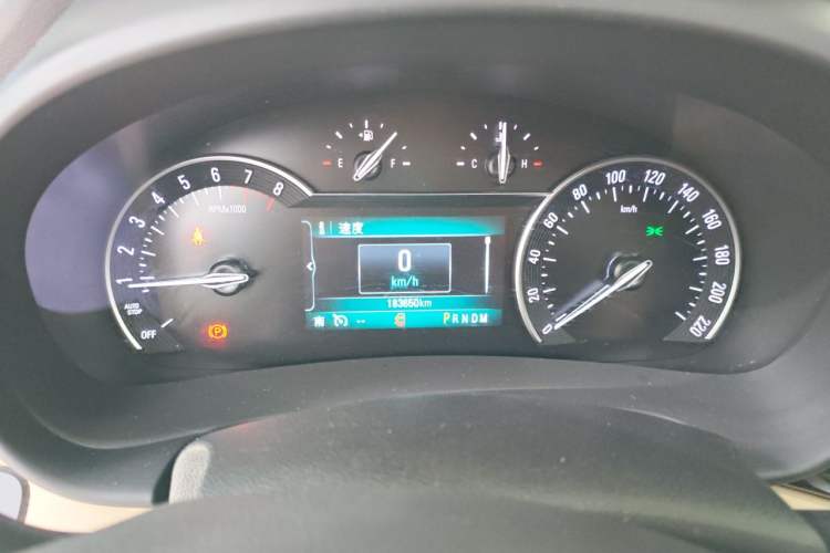 Used Buick GL8 2017 ES 28T Luxury Model China V Standard Odometer Close Up