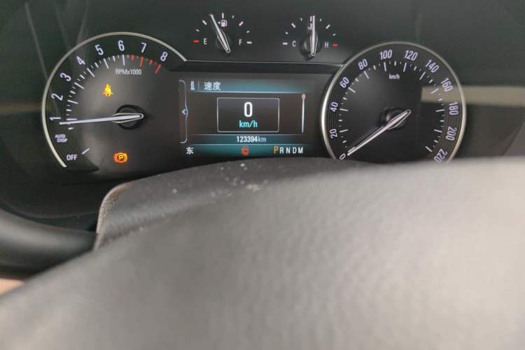 Used Buick GL8 2017 ES 28T Luxury Model China V Standard Odometer Close Up