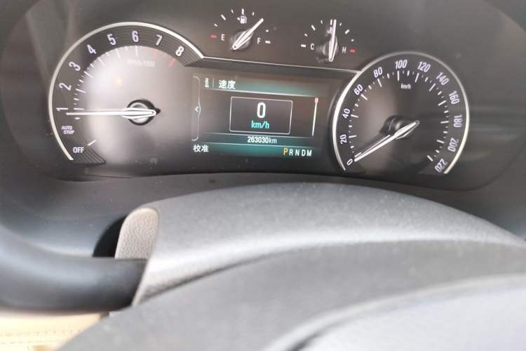 Used Buick GL8 2017 ES 28T Luxury Model China V Standard Odometer Close Up
