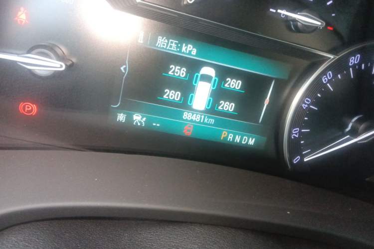 Used Buick GL8 2017 28T Avenir Avia National Emission Standard V Odometer Close Up