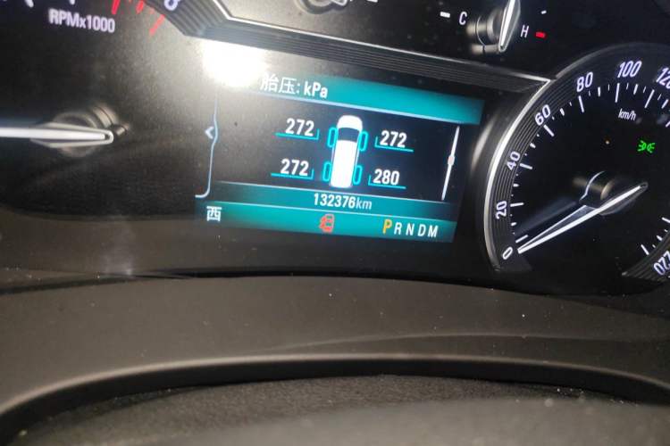 Used Buick GL8 2017 28T Avenir Avia National Emission Standard V Odometer Close Up