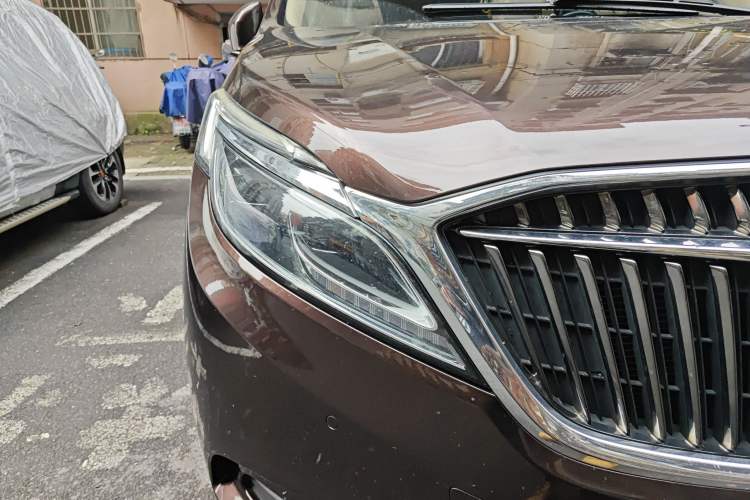 Used Buick GL8 2017 ES 28T Flagship Model China V Standard Right Front Headlight