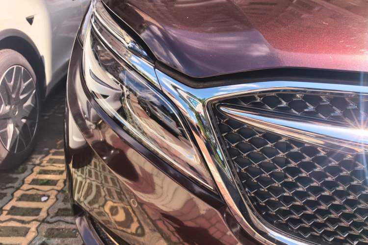 Used Buick GL8 2017 28T Avenir Avia National Emission Standard V Right Front Headlight