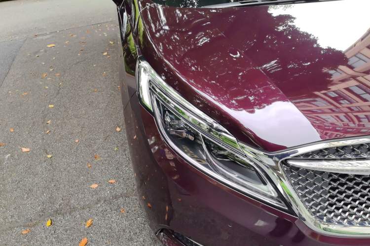 Used Buick GL8 2017 28T Avenir Avia National Emission Standard V Right Front Headlight