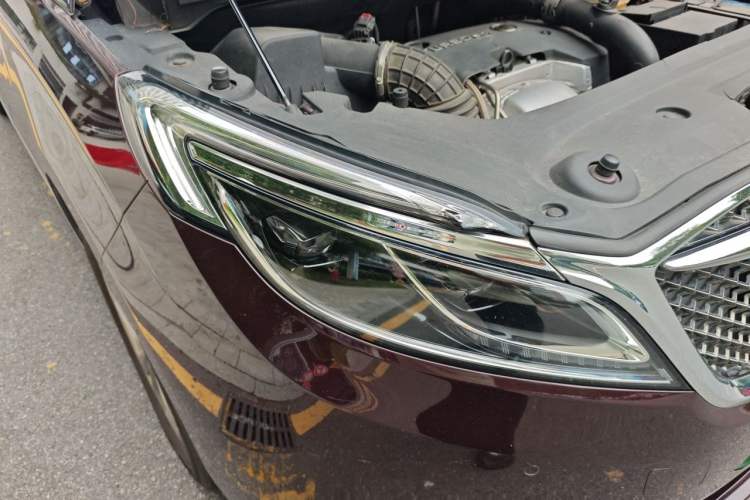 Used Buick GL8 2017 28T Avenir Avia National Emission Standard V Right Front Headlight