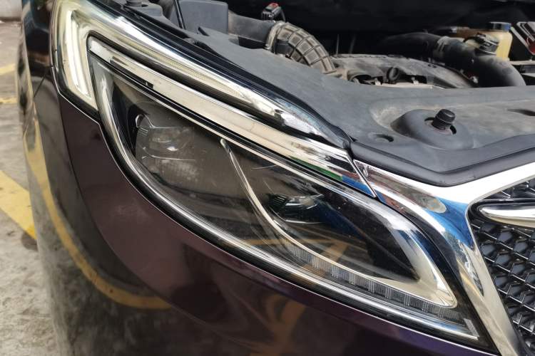 Used Buick GL8 2017 28T Avenir Avia National Emission Standard V Right Front Headlight