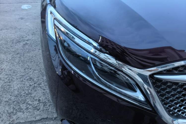 Used Buick GL8 2017 28T Avenir Avia National Emission Standard V Right Front Headlight