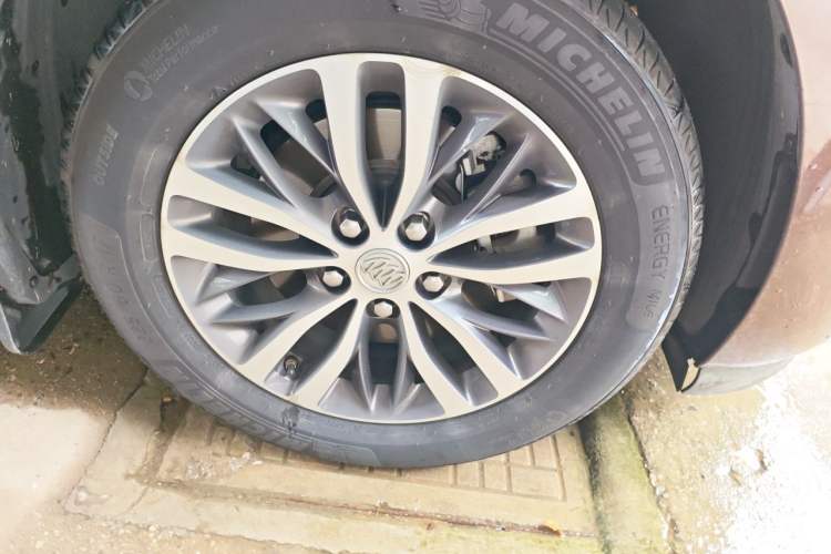 Used Buick GL8 2017 ES 28T Luxury Model China V Standard Right Front Wheel Hub