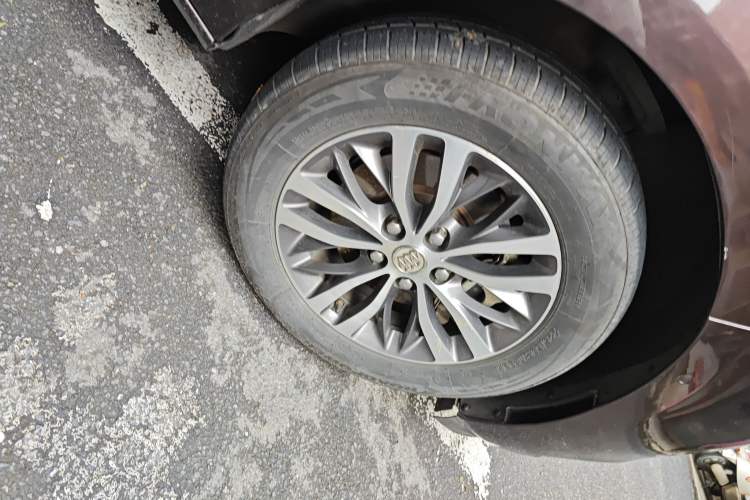 Used Buick GL8 2017 ES 28T Flagship Model China V Standard Right Front Wheel Hub