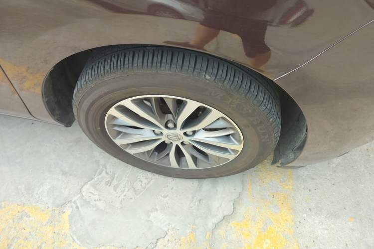 Used Buick GL8 2017 ES 28T Luxury Model China V Standard Right Front Wheel Hub