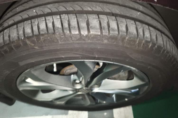 Used Buick GL8 2017 28T Avenir Avia National Emission Standard V Right Front Wheel Hub