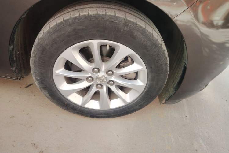 Used Buick GL8 2017 ES 28T Comfort Model China V Standard Right Front Wheel Hub