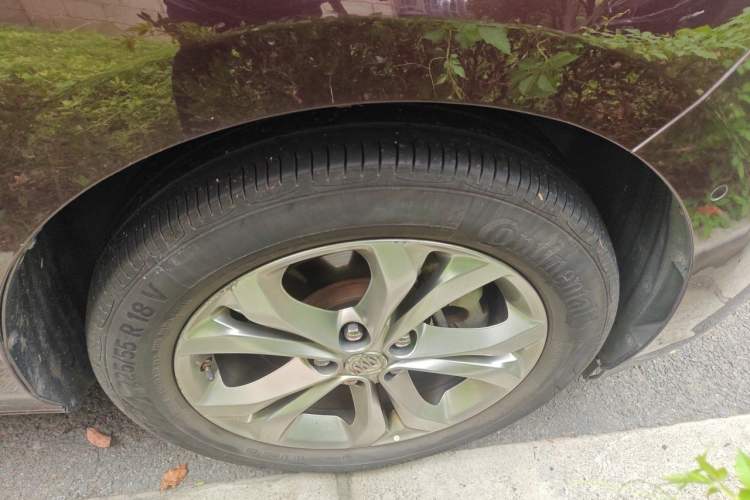 Used Buick GL8 2017 28T Avenir Avia National Emission Standard V Right Front Wheel Hub