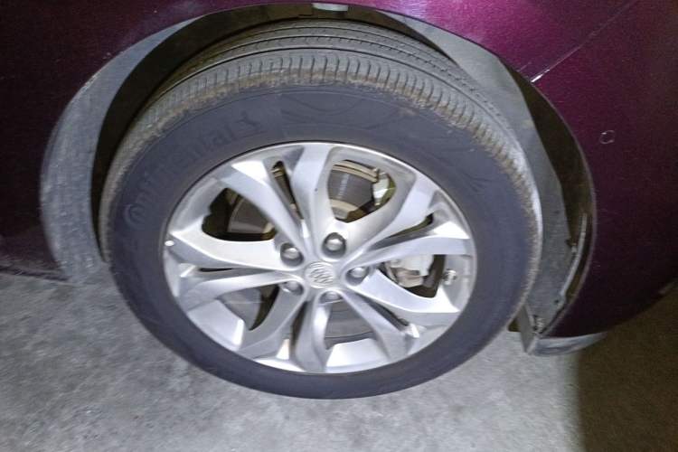 Used Buick GL8 2017 28T Avenir Avia National Emission Standard V Right Front Wheel Hub
