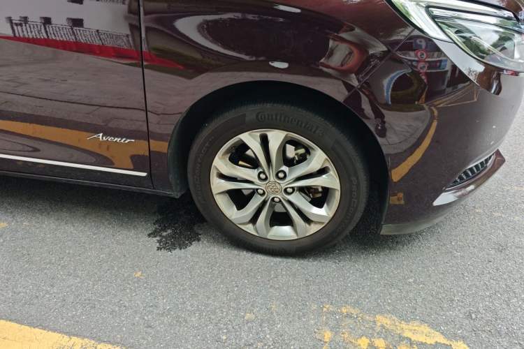 Used Buick GL8 2017 28T Avenir Avia National Emission Standard V Right Front Wheel Hub
