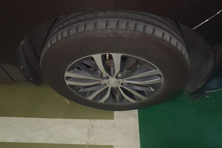 Used Buick GL8 2017 ES 28T Luxury Model China V Standard Right Front Wheel Hub