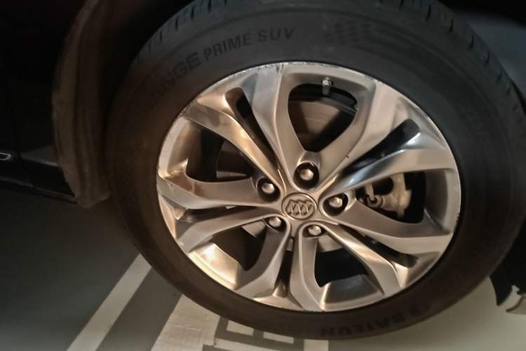 Used Buick GL8 2017 28T Avenir Avia National Emission Standard V Right Front Wheel Hub