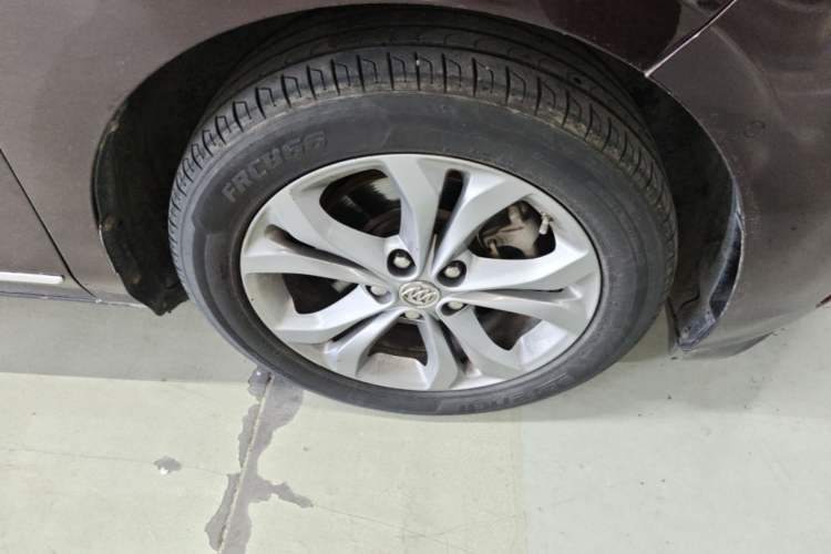 Used Buick GL8 2017 28T Avenir Avia National Emission Standard V Right Front Wheel Hub