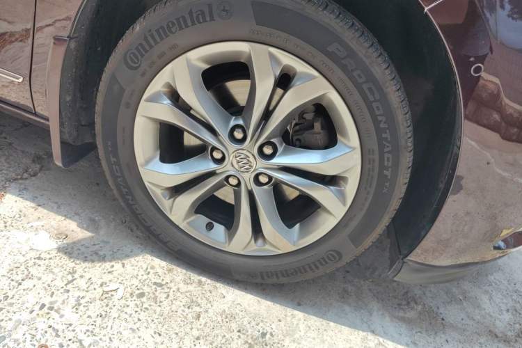 Used Buick GL8 2017 28T Avenir Avia National Emission Standard V Right Front Wheel Hub