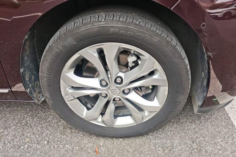 Used Buick GL8 2017 28T Avenir Avia National Emission Standard V Right Front Wheel Hub
