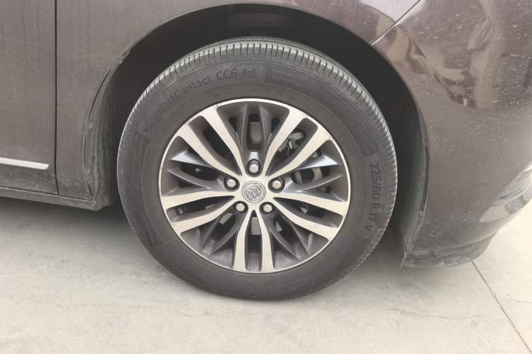 Used Buick GL8 2017 ES 28T Flagship Model China V Standard Right Front Wheel Hub