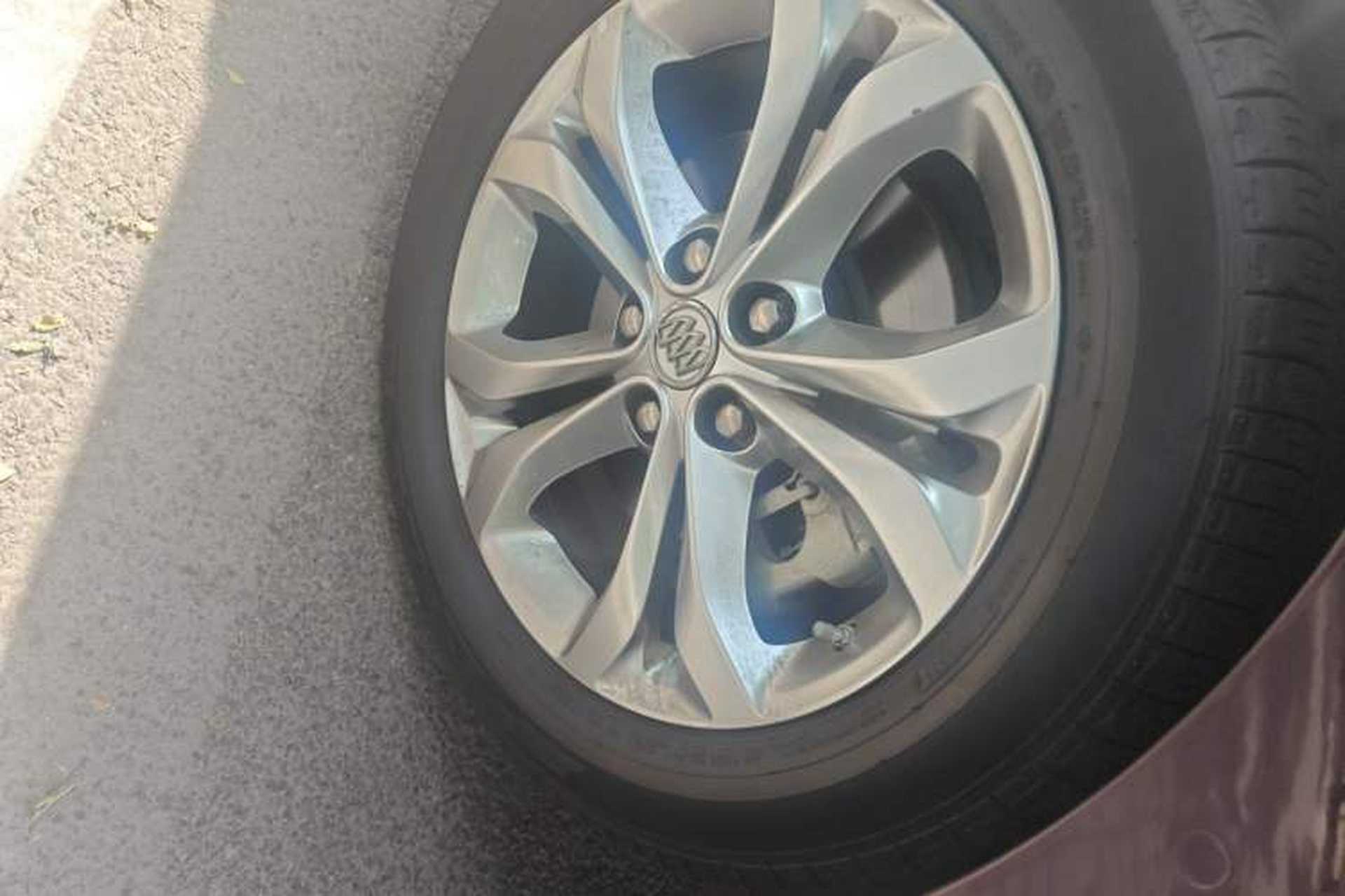 Used Buick GL8 2017 28T Avenir Avia National Emission Standard V Right Front Wheel Hub