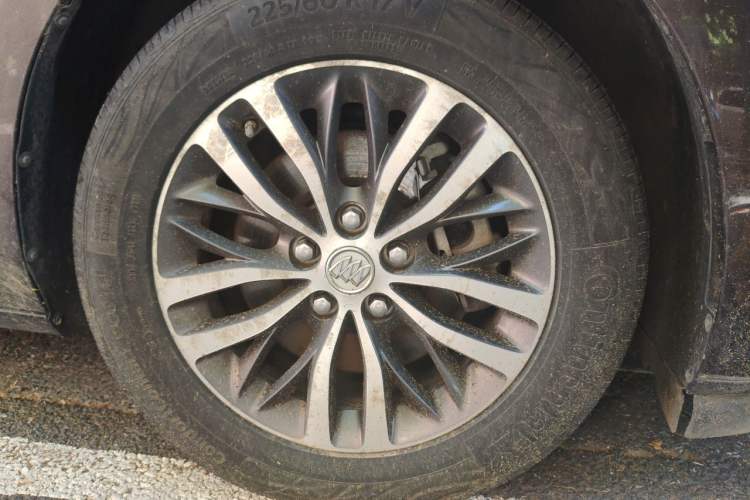 Used Buick GL8 2017 ES 28T Flagship Model China V Standard Right Front Wheel Hub