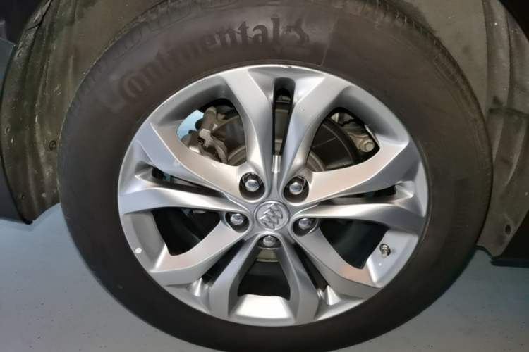 Used Buick GL8 2017 28T Avenir Avia National Emission Standard V Right Rear Wheel Hub