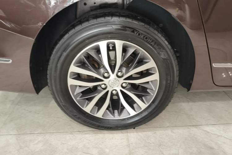 Used Buick GL8 2017 ES 28T Flagship Model China V Standard Right Rear Wheel Hub