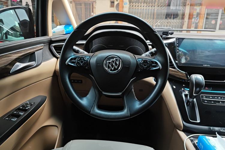 Used Buick GL8 2017 ES 28T Flagship Model China V Standard Steering Wheel