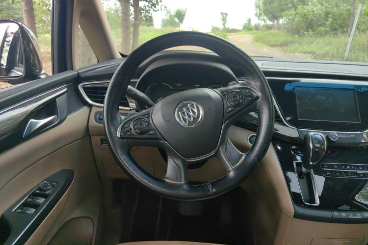 Used Buick GL8 2017 ES 28T Luxury Model China V Standard Steering Wheel