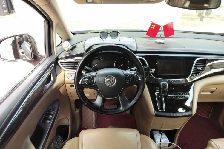 Used Buick GL8 2017 ES 28T Luxury Model China V Standard Steering Wheel