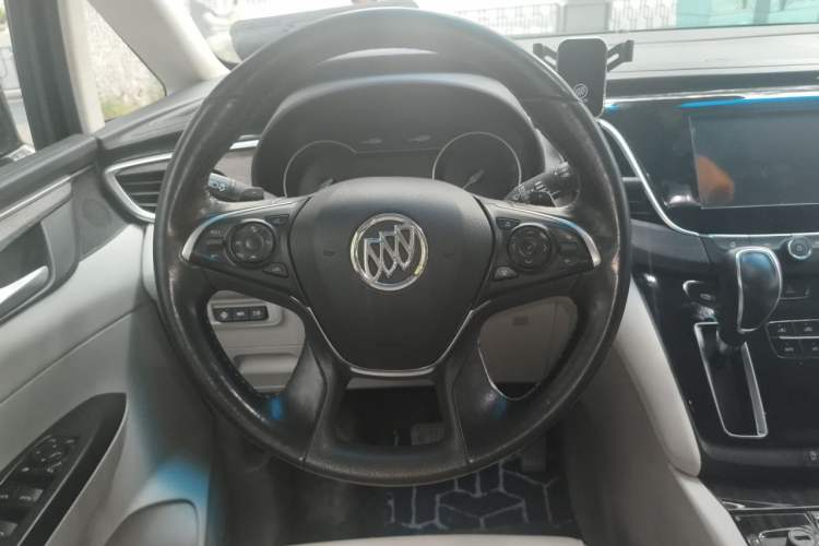 Used Buick GL8 2017 28T Avenir Avia National Emission Standard V Steering Wheel