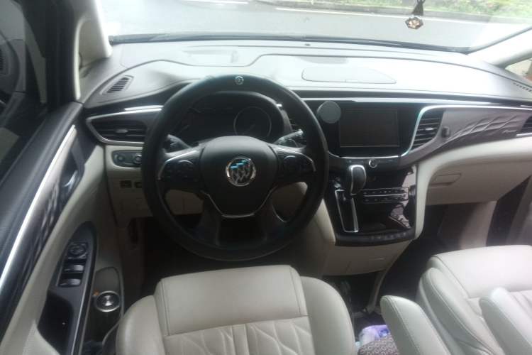 Used Buick GL8 2017 28T Avenir Avia National Emission Standard V Steering Wheel
