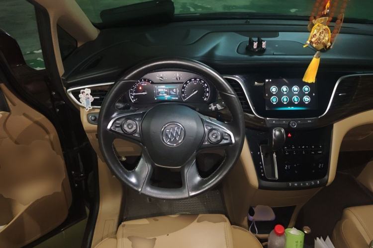 Used Buick GL8 2017 ES 28T Luxury Model China V Standard Steering Wheel