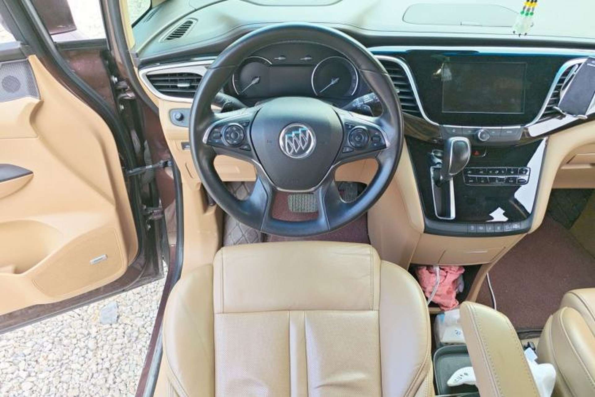 Used Buick GL8 2017 ES 28T Flagship Model China V Standard Steering Wheel