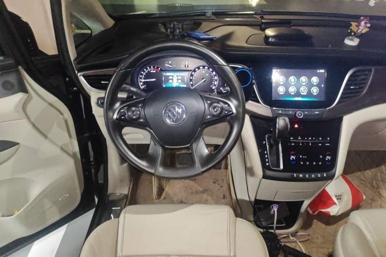 Used Buick GL8 2017 28T Avenir Avia National Emission Standard V Steering Wheel