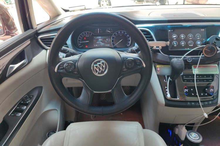 Used Buick GL8 2017 28T Avenir Avia National Emission Standard V Steering Wheel