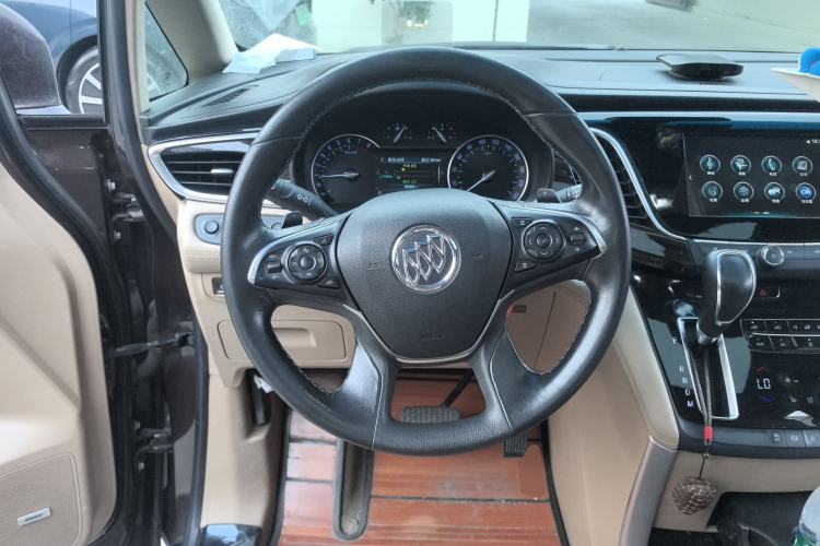 Used Buick GL8 2017 ES 28T Flagship Model China V Standard Steering Wheel