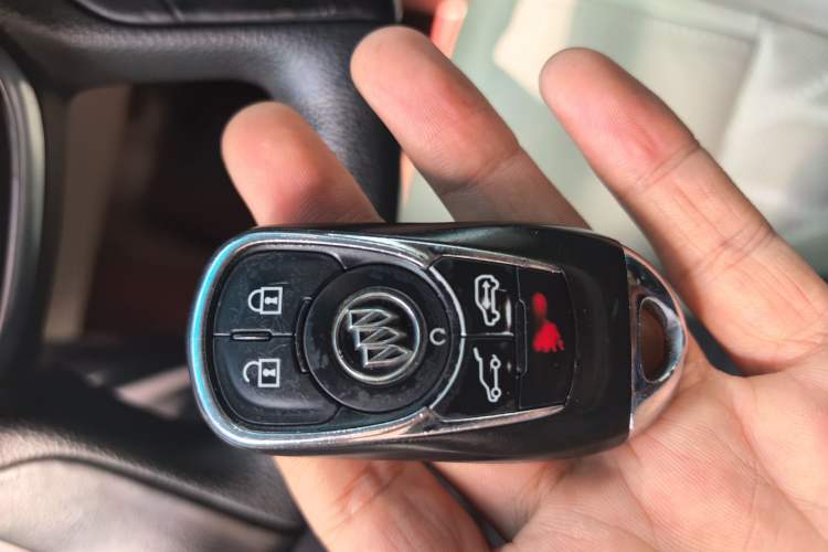 Used Buick GL8 2017 28T Avenir Avia National Emission Standard V Vehicle Key