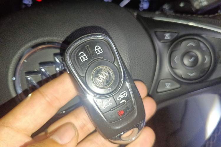 Used Buick GL8 2017 28T Avenir Avia National Emission Standard V Vehicle Key
