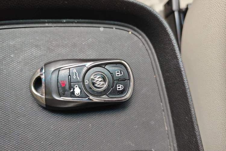 Used Buick GL8 2017 28T Avenir Avia National Emission Standard V Vehicle Key