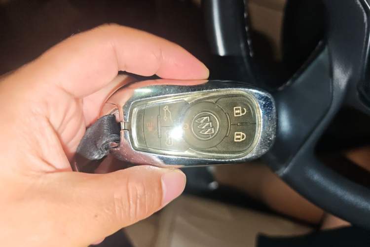 Used Buick GL8 2017 ES 28T Luxury Model China V Standard Vehicle Key