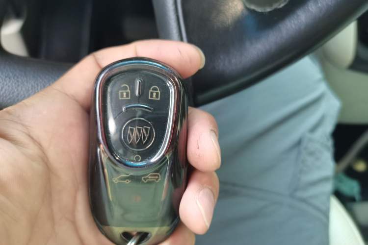 Used Buick GL8 2017 28T Avenir Avia National Emission Standard V Vehicle Key