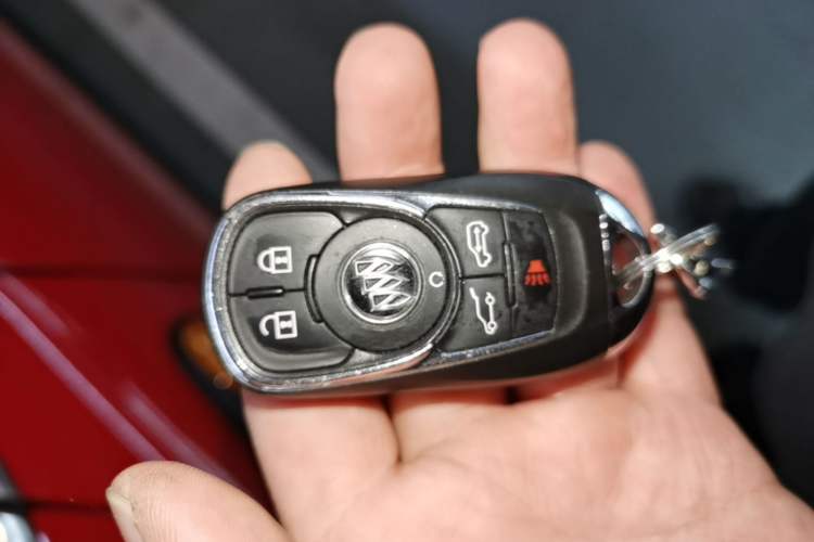 Used Buick GL8 2017 28T Avenir Avia National Emission Standard V Vehicle Key