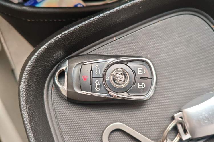 Used Buick GL8 2017 28T Avenir Avia National Emission Standard V Vehicle Key