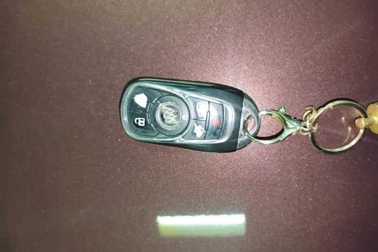 Used Buick GL8 2017 ES 28T Luxury Model China V Standard Vehicle Key
