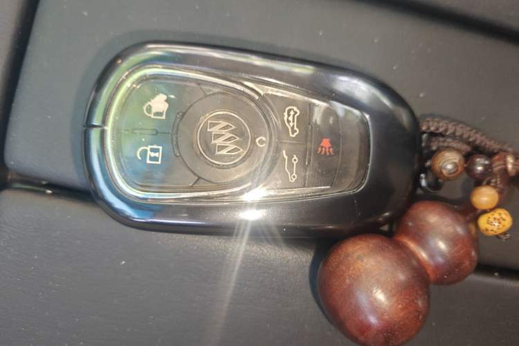 Used Buick GL8 2017 28T Avenir Avia National Emission Standard V Vehicle Key